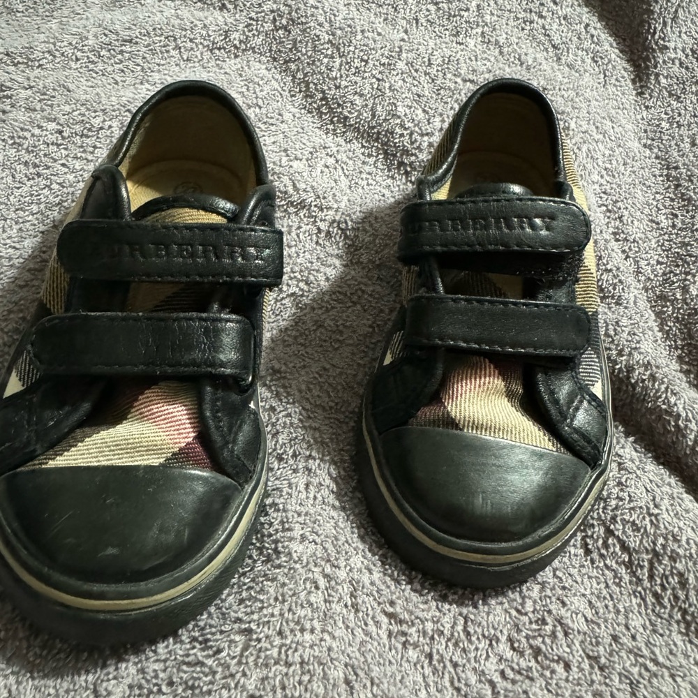 Boys Burberry shoes size 23
